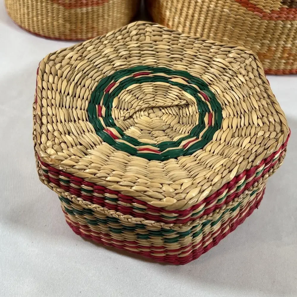 Vintage Woven Basket Bins w/ Lids Grass Set of 5 Nesting Storage Sewing Trinket